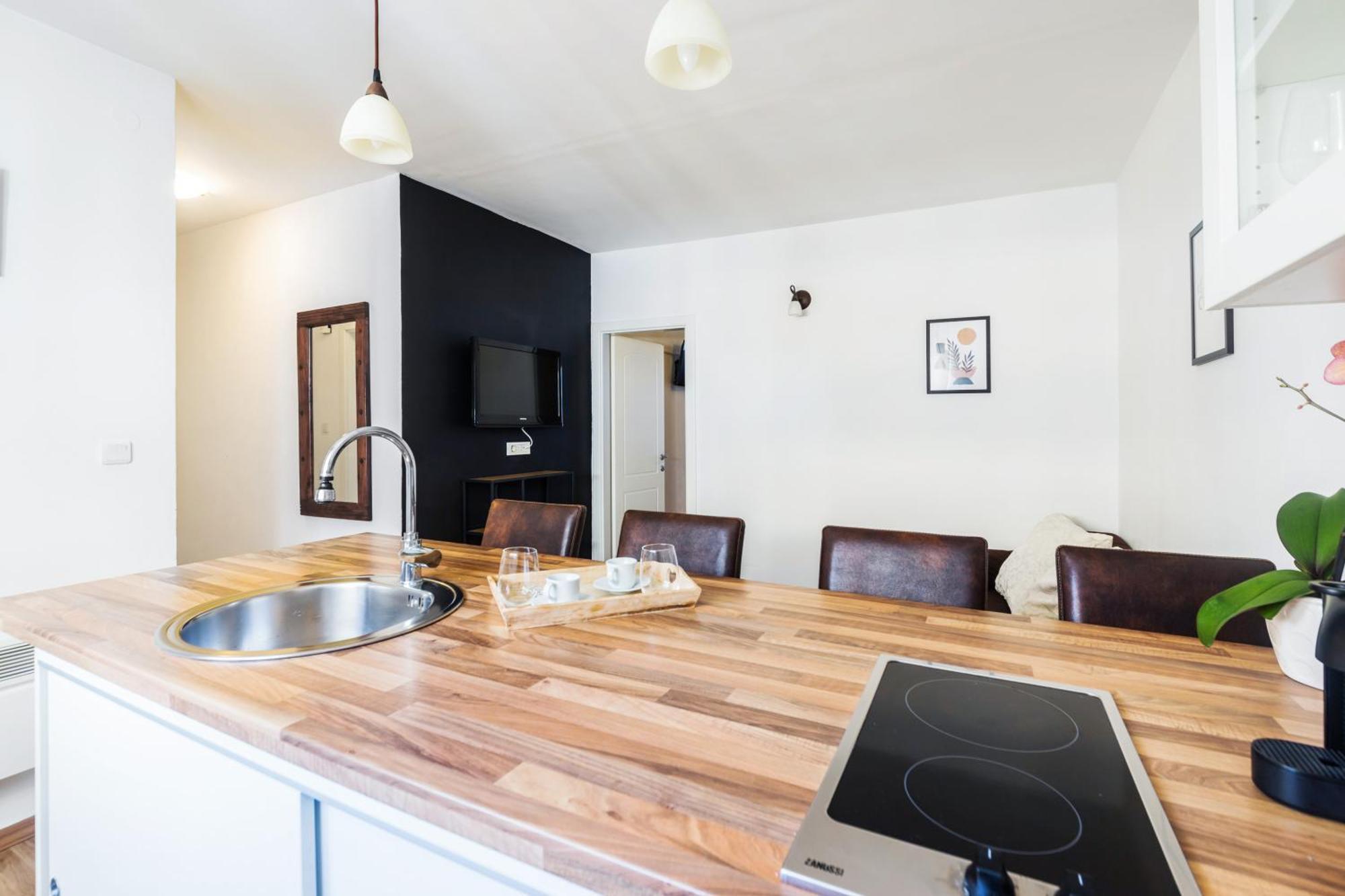 M&A Apartments ザダル エクステリア 写真